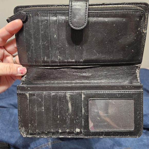 COACH WALLET *AS IS* PLEASE READ DESCRIPTION:) - Picture 4 of 11